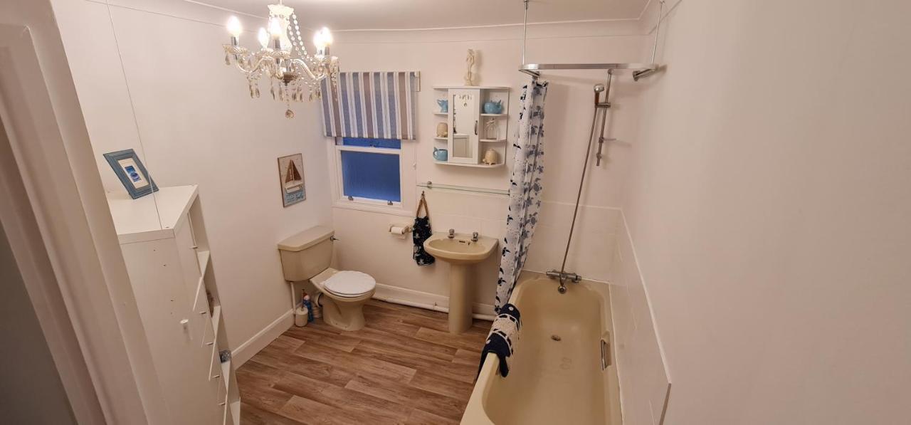 Diamond Harbour - Whole Huge Apartment - Wifi - Beach - Ramsgate Town Exterior photo